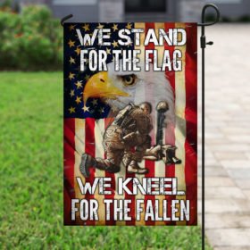 We Kneel For The Fallen Flag
