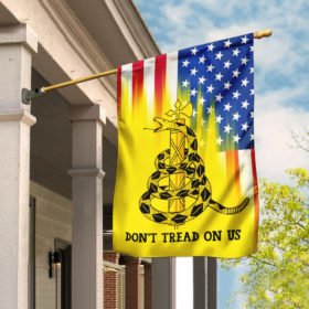Don't Tread On Us Gadsden Libertarian Flag