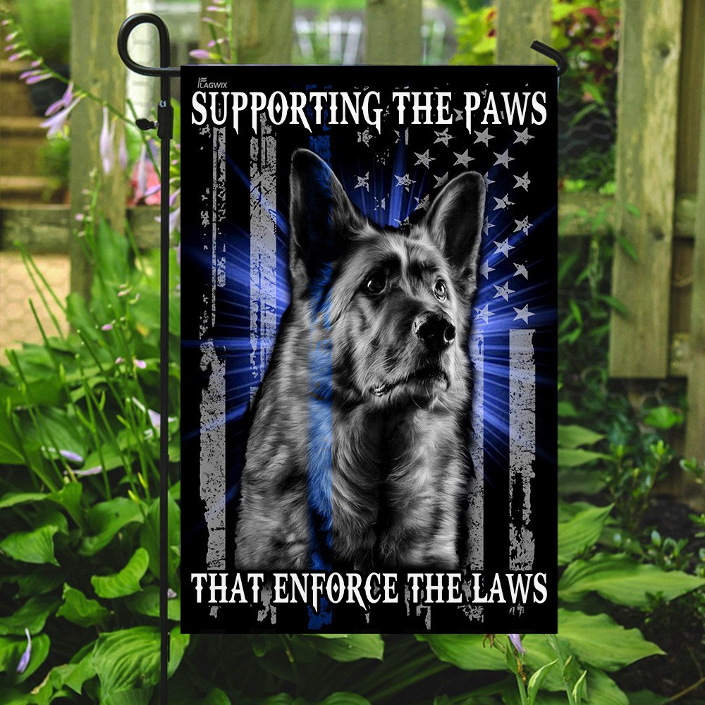 German Shepherd Supporting the Paws That Enforce the Garden and House Flag 