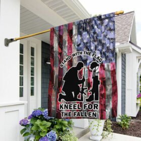 Veteran Soldier Kneeling Flag MLN67F